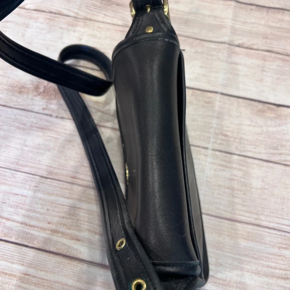Coach‎ Ramblers Legacy Crossbody Bag Black Leather Vintage Turnlock 9061 USA